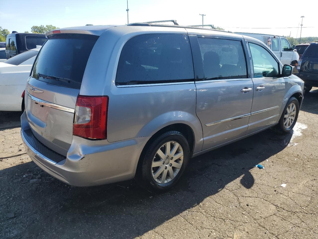 2014 Chrysler Town & Country Touring - foto 3