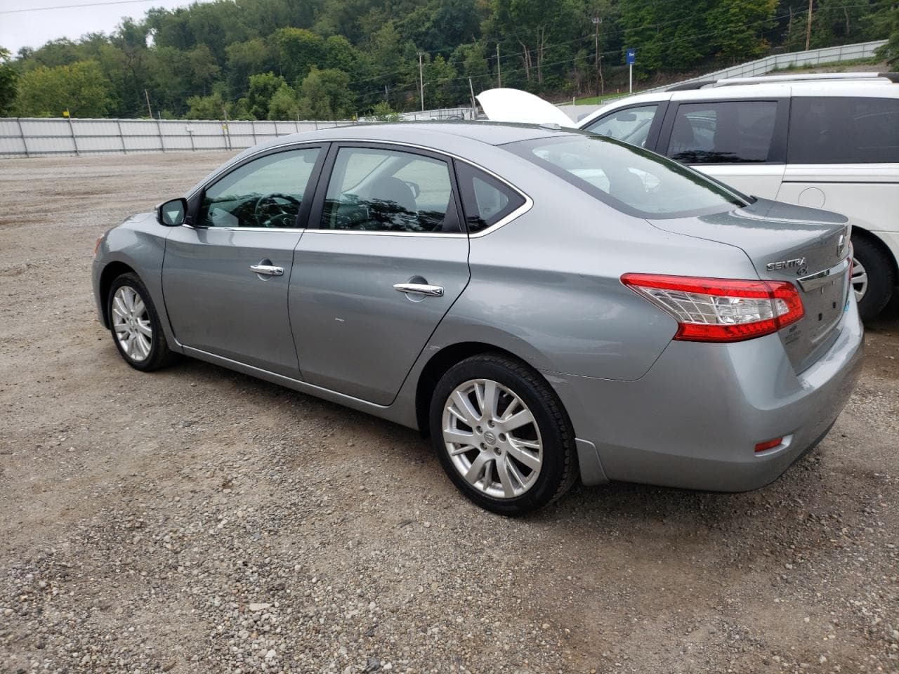 2013 Nissan Sentra S - foto 2