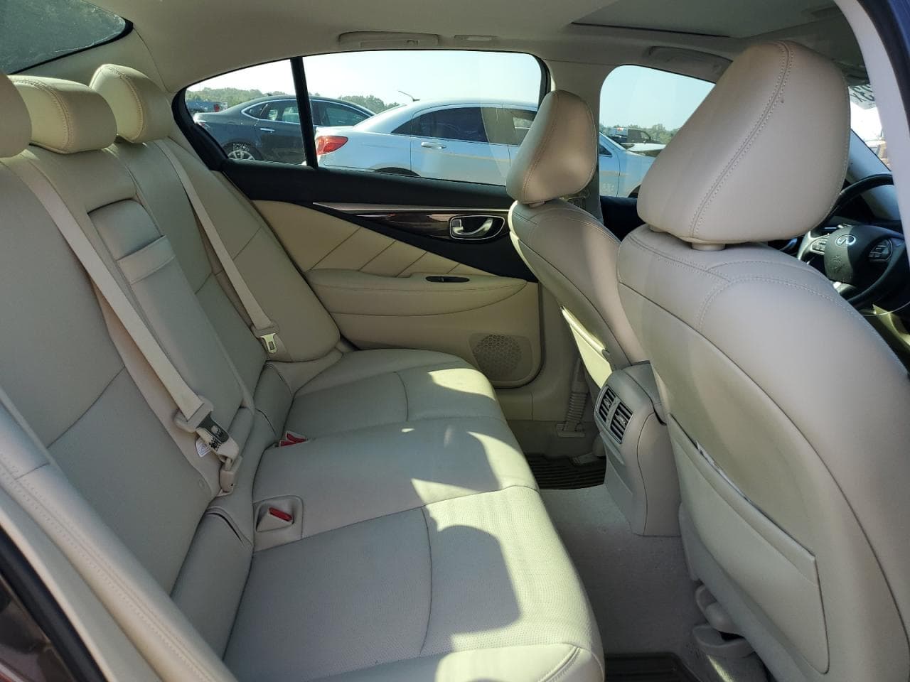 2015 Infiniti Q50 Premium