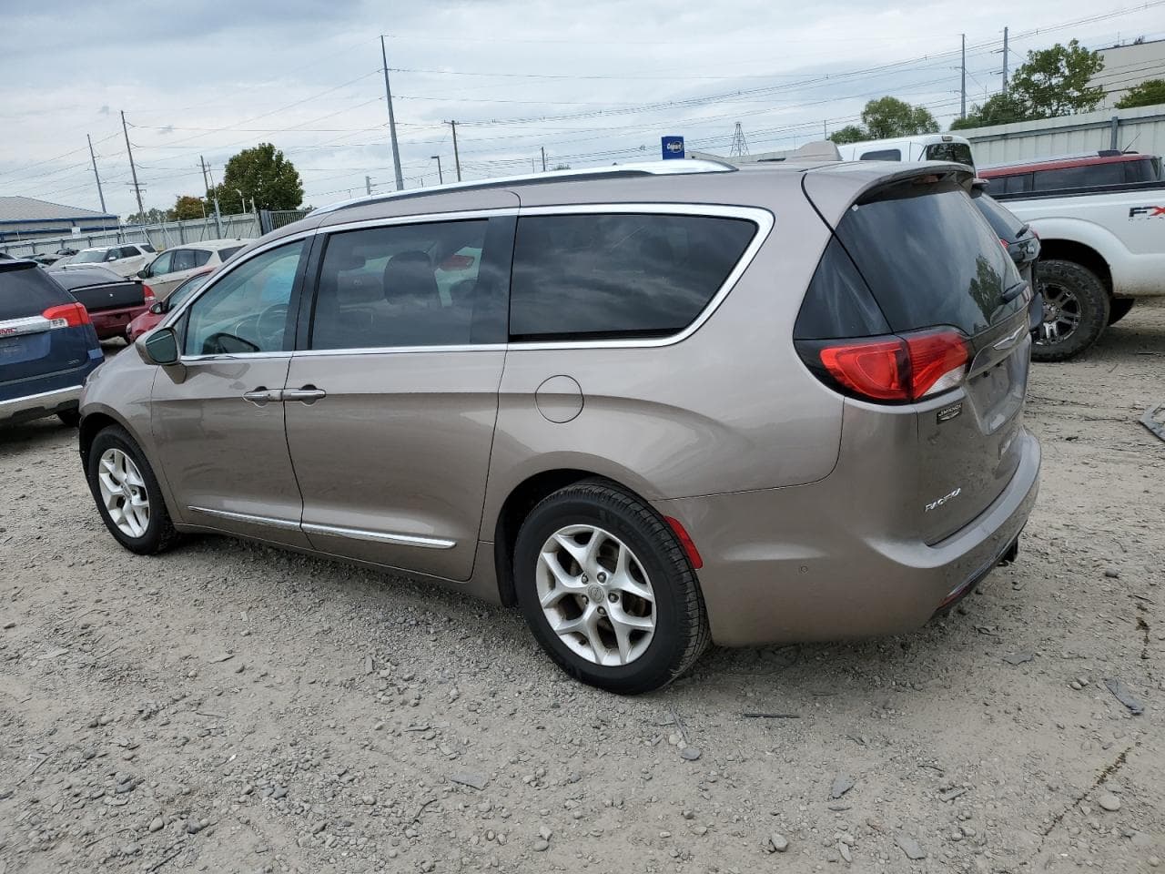 2017 Chrysler Pacifica Touring-L Plus - foto 2