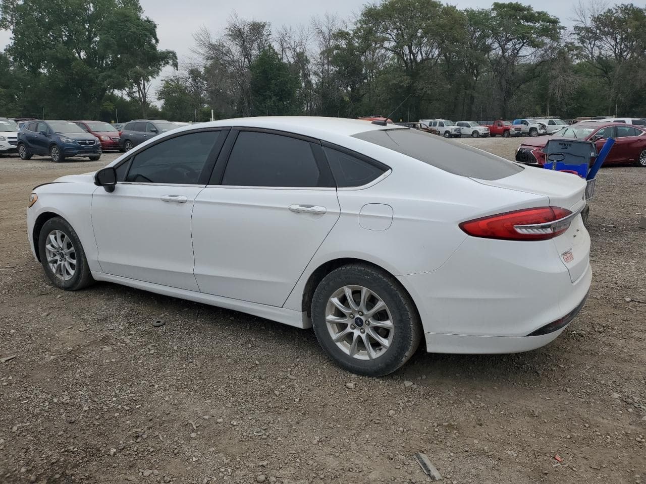 2017 Ford Fusion S - foto 2