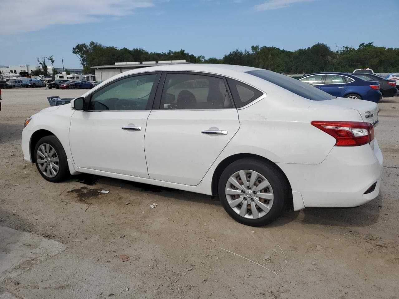 2017 Nissan Sentra S - foto 2