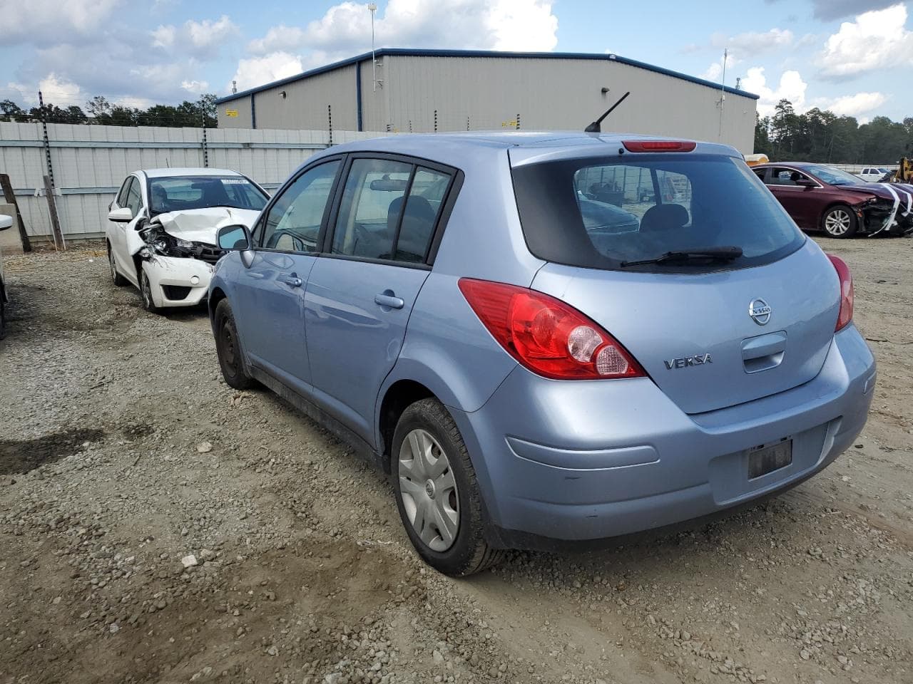 2010 Nissan Versa 1.8S - foto 2