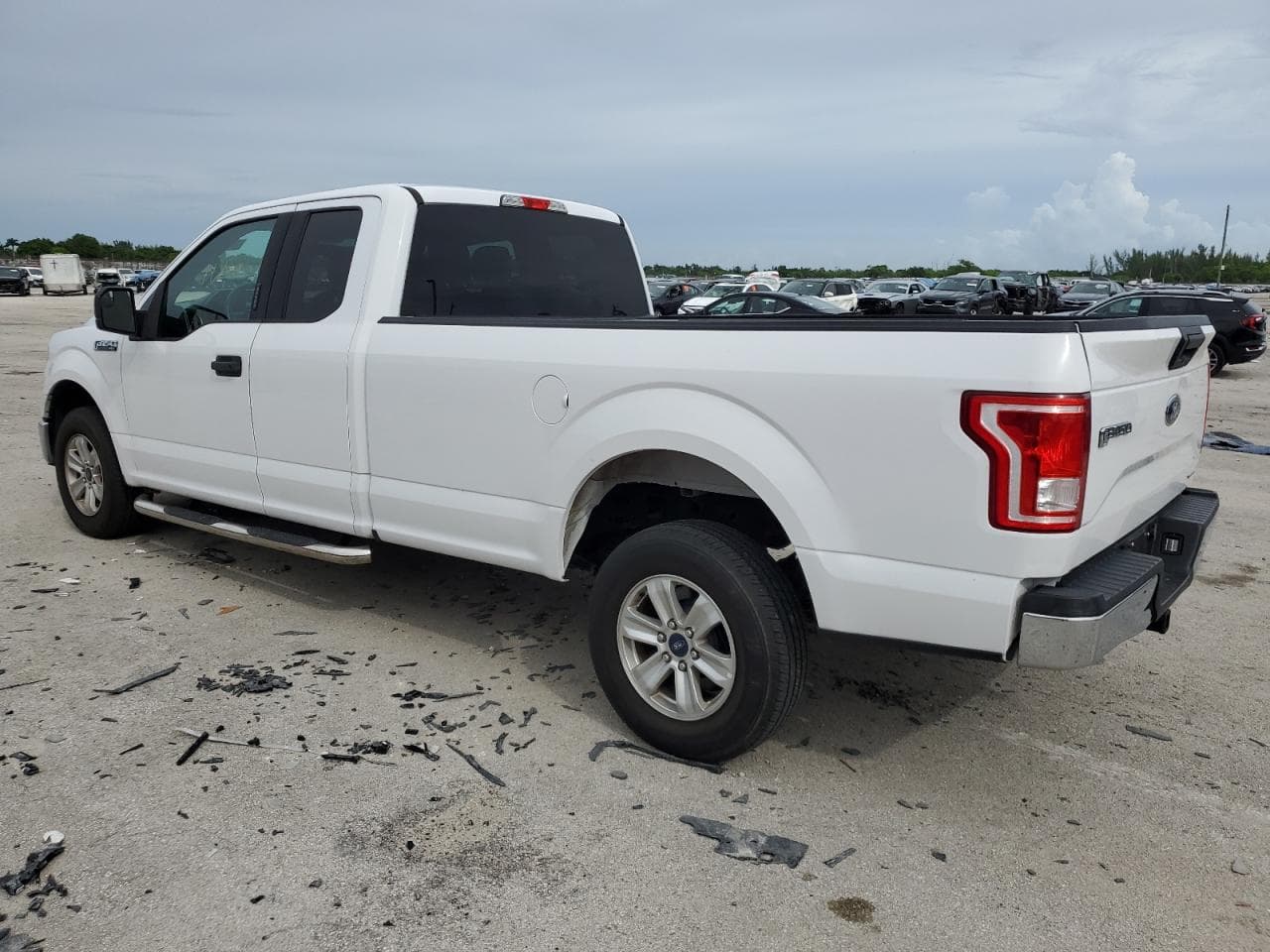 2016 Ford F150 Super Cab - foto 2