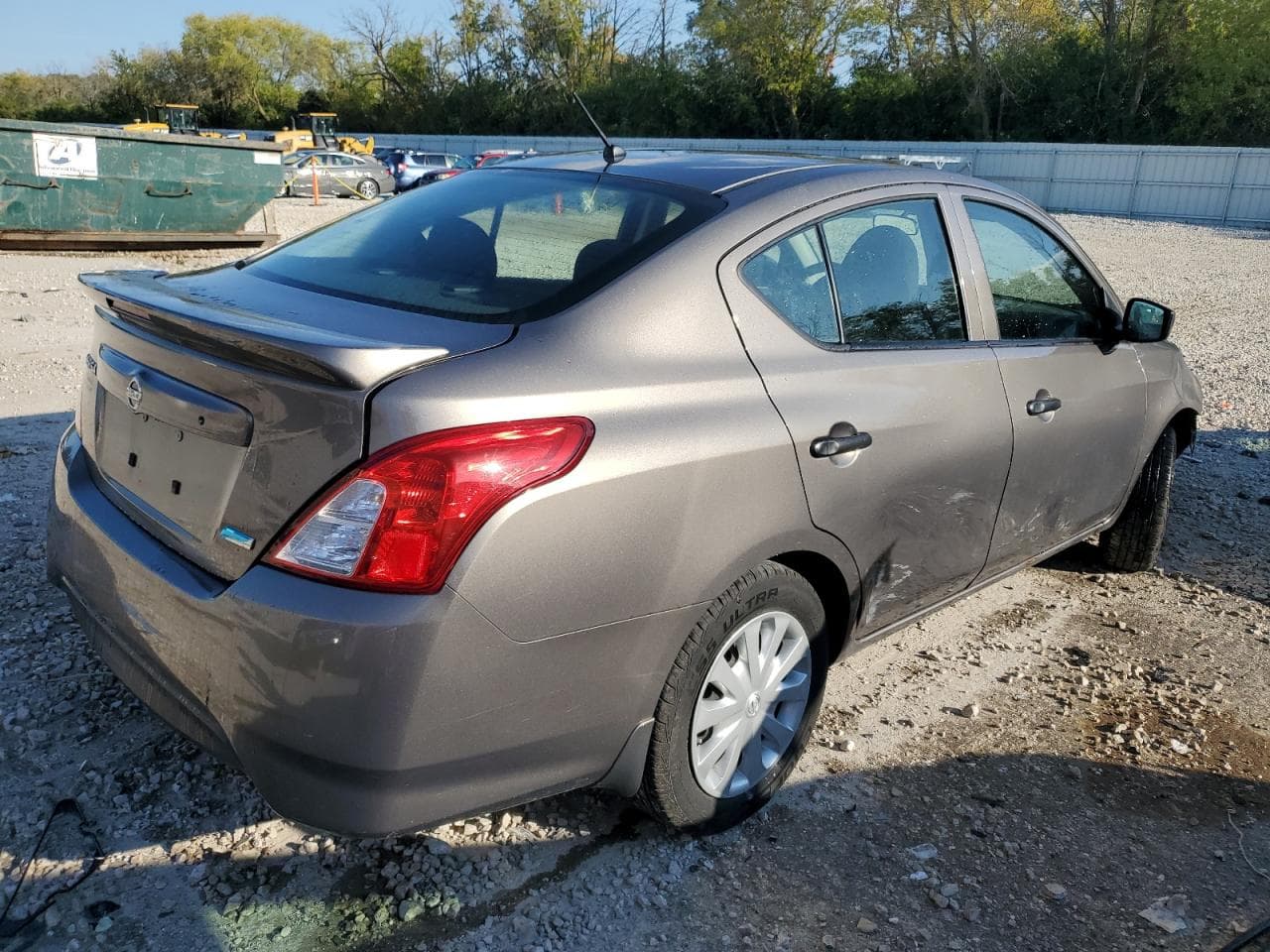 2016 Nissan Versa S - foto 3