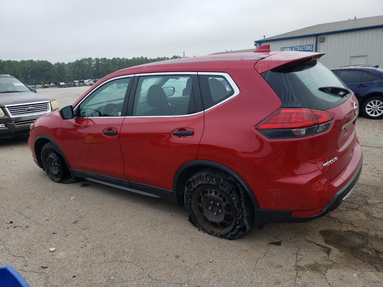 2017 Nissan Rogue S - foto 2