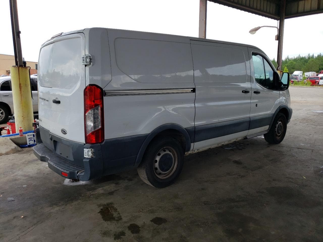 2015 Ford Transit T-150 - foto 3