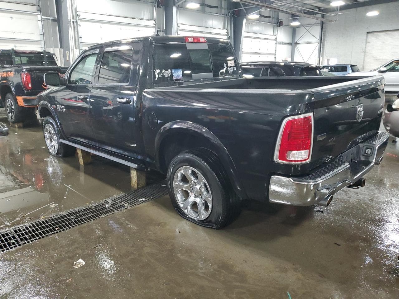 2015 Ram 1500 Laramie - foto 2