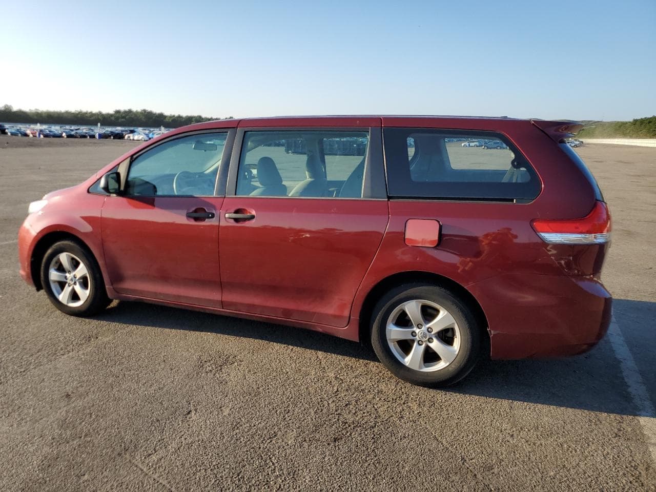 2013 Toyota Sienna - foto 2