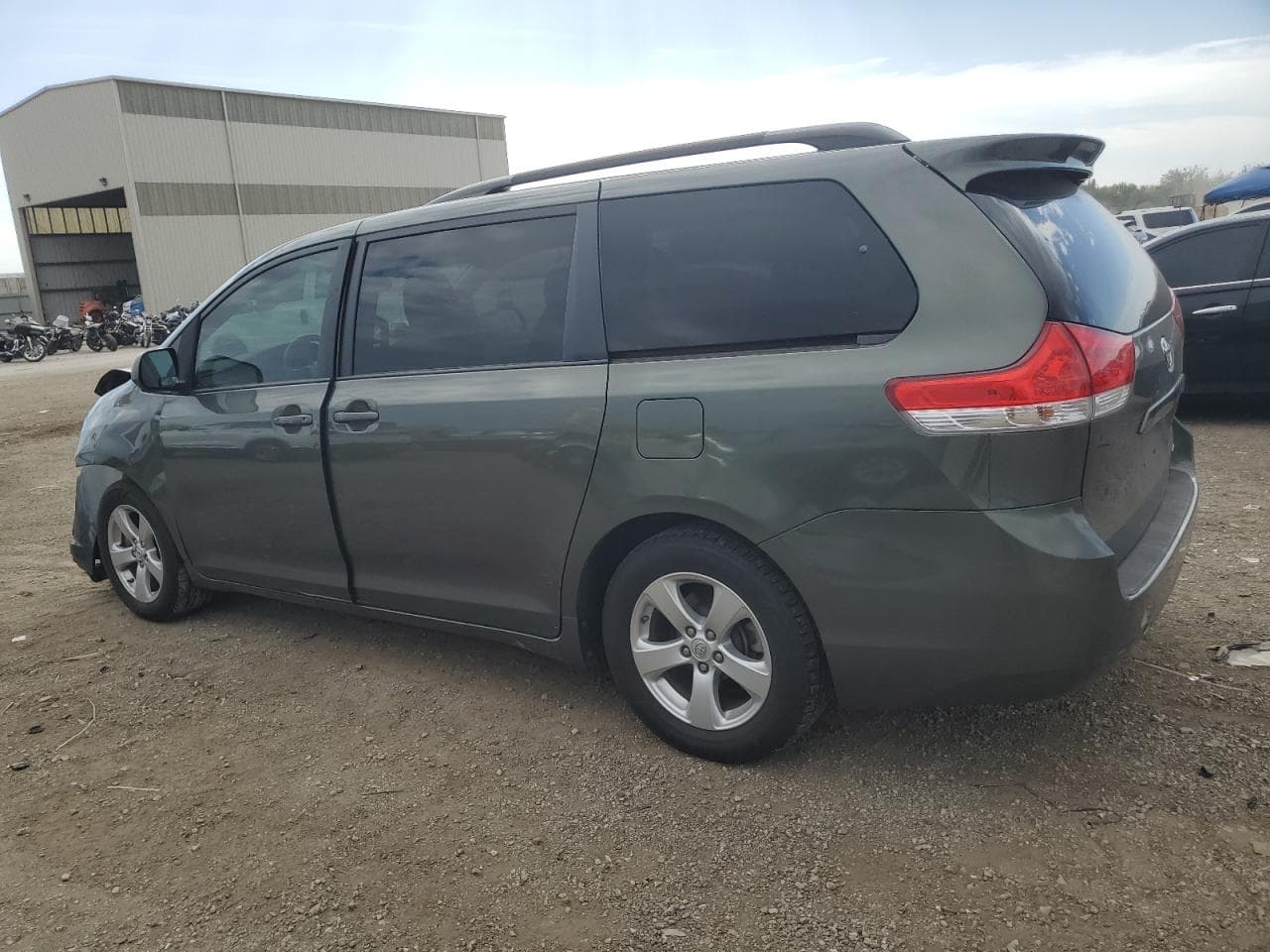 2013 Toyota Sienna Le - foto 2