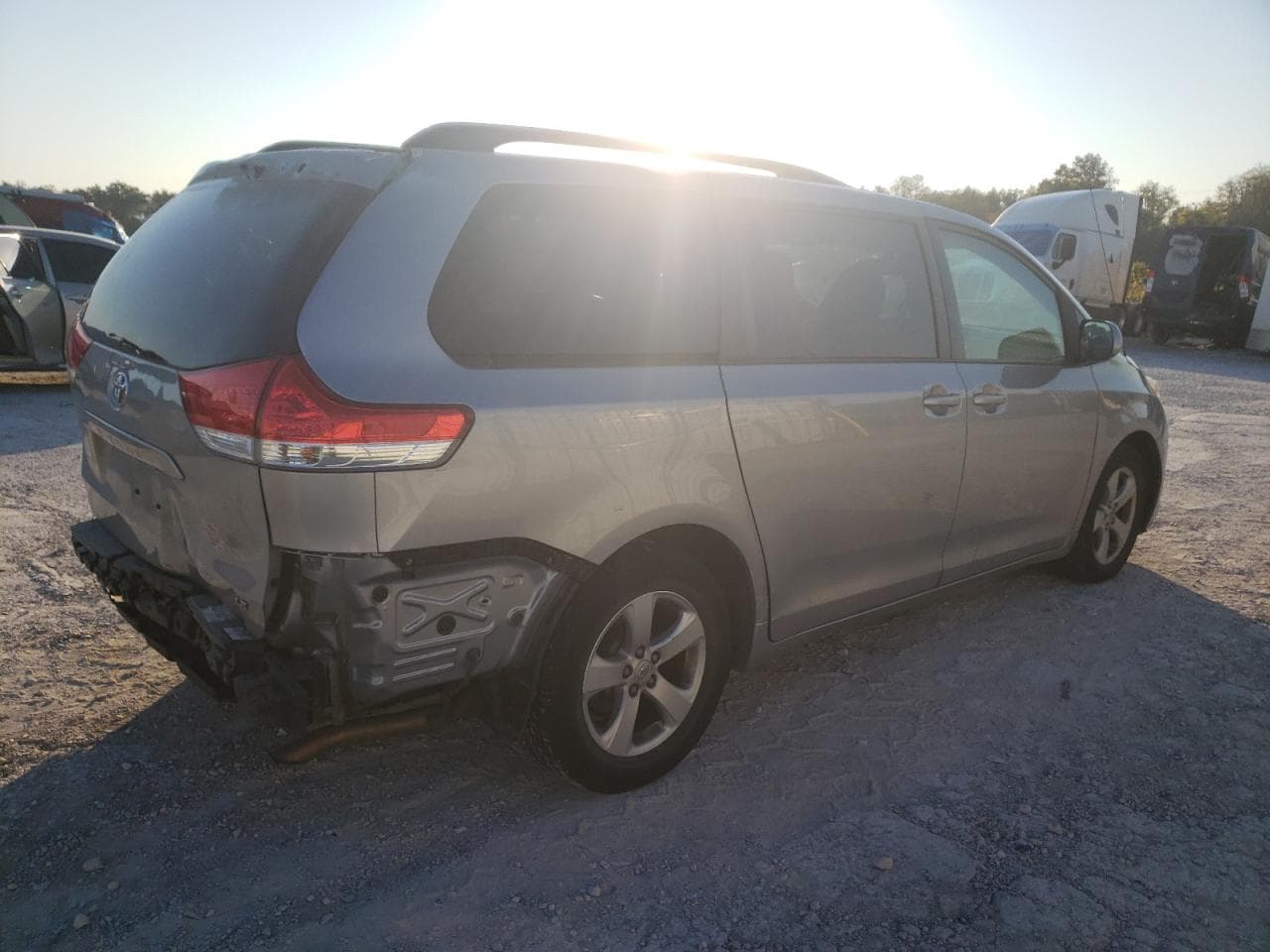 2013 Toyota Sienna Le - foto 3
