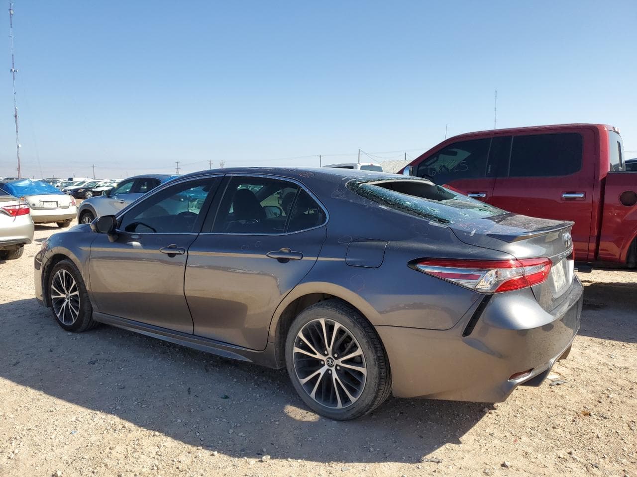 2018 Toyota Camry Se - foto 2