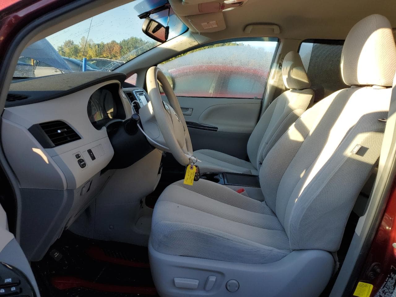 2013 Toyota Sienna Le - foto 3