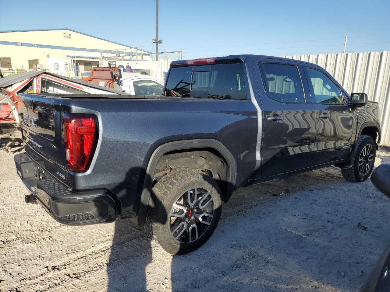 2022 GMC Sierra Limited K1500 At4 - foto 3