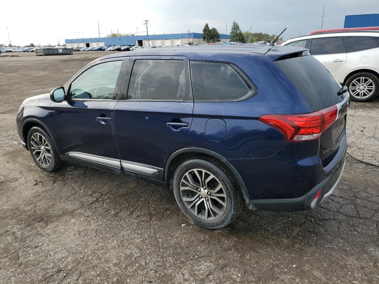2016 Mitsubishi Outlander Es - foto 2