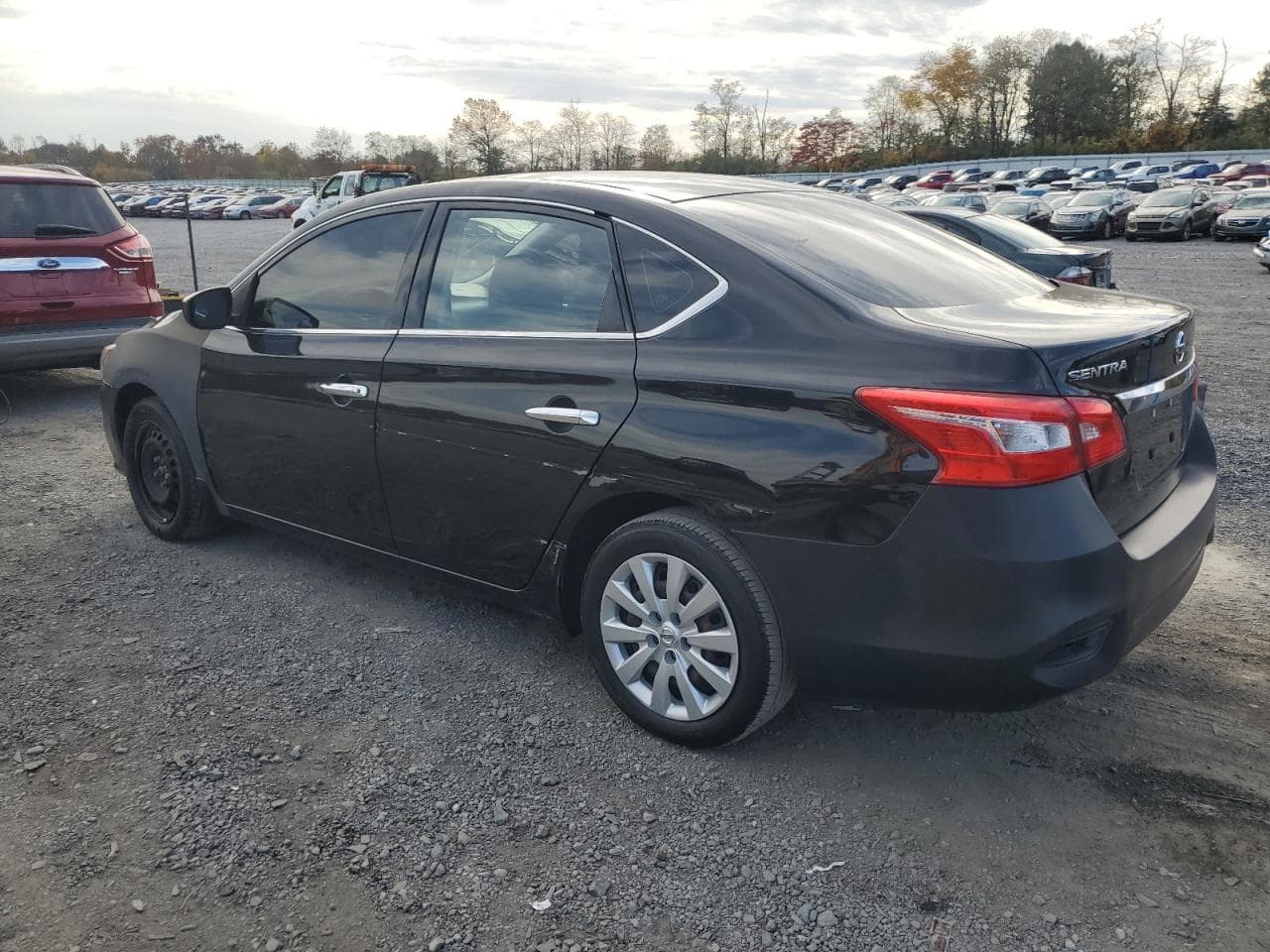 2019 Nissan Sentra S - foto 2