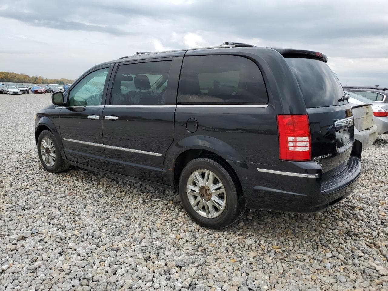 2010 Chrysler Town & Country Limited - foto 2