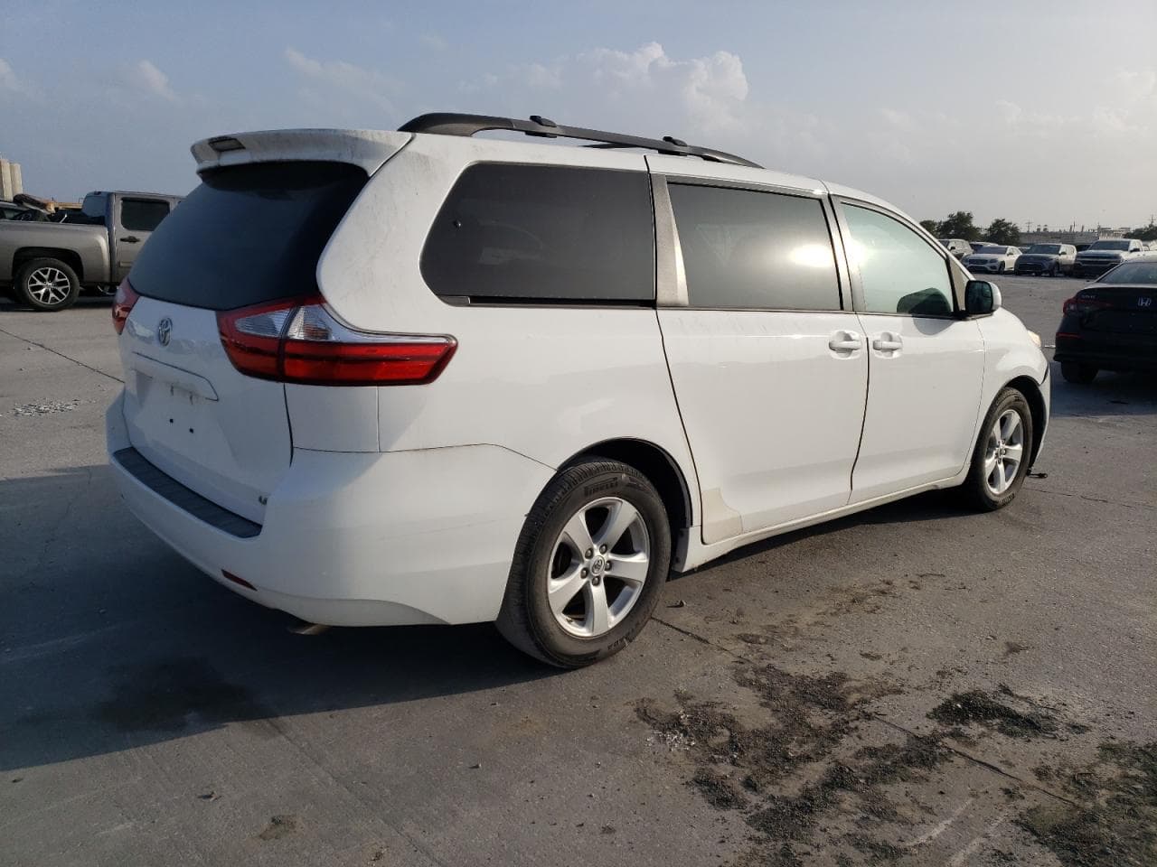 2015 Toyota Sienna Le - foto 3
