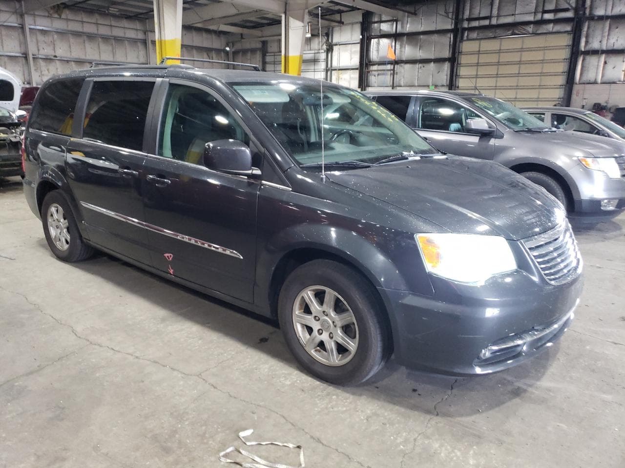 2011 Chrysler Town & Country Touring - foto 4