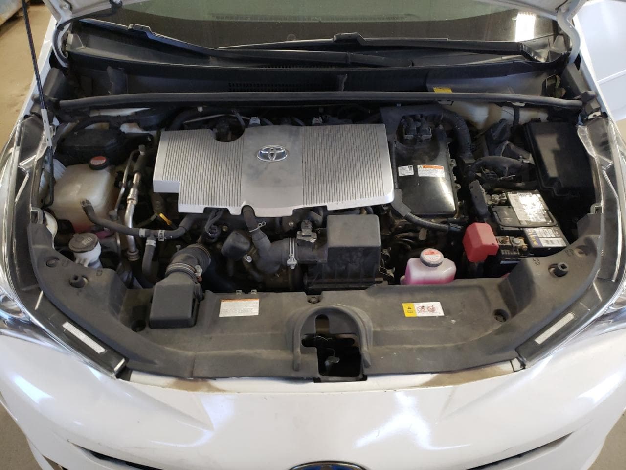 2016 Toyota Prius - foto 2