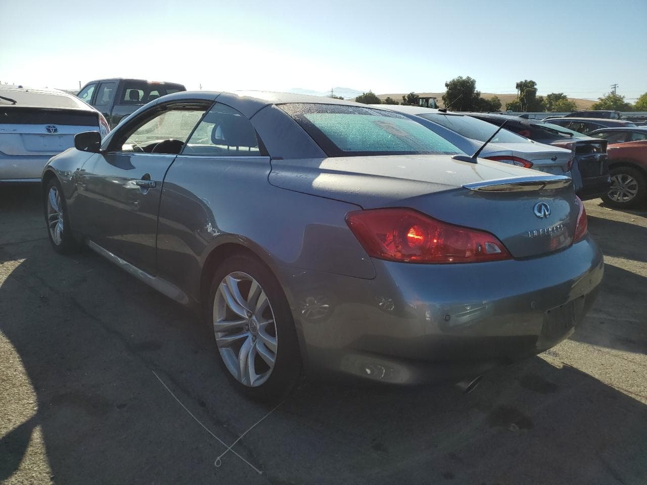 2010 Infiniti G37 Convertible Base - foto 2
