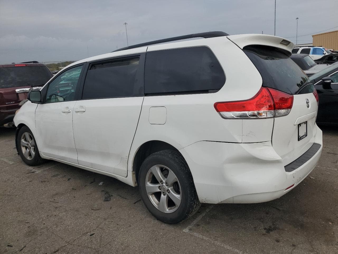 2013 Toyota Sienna Le - foto 2