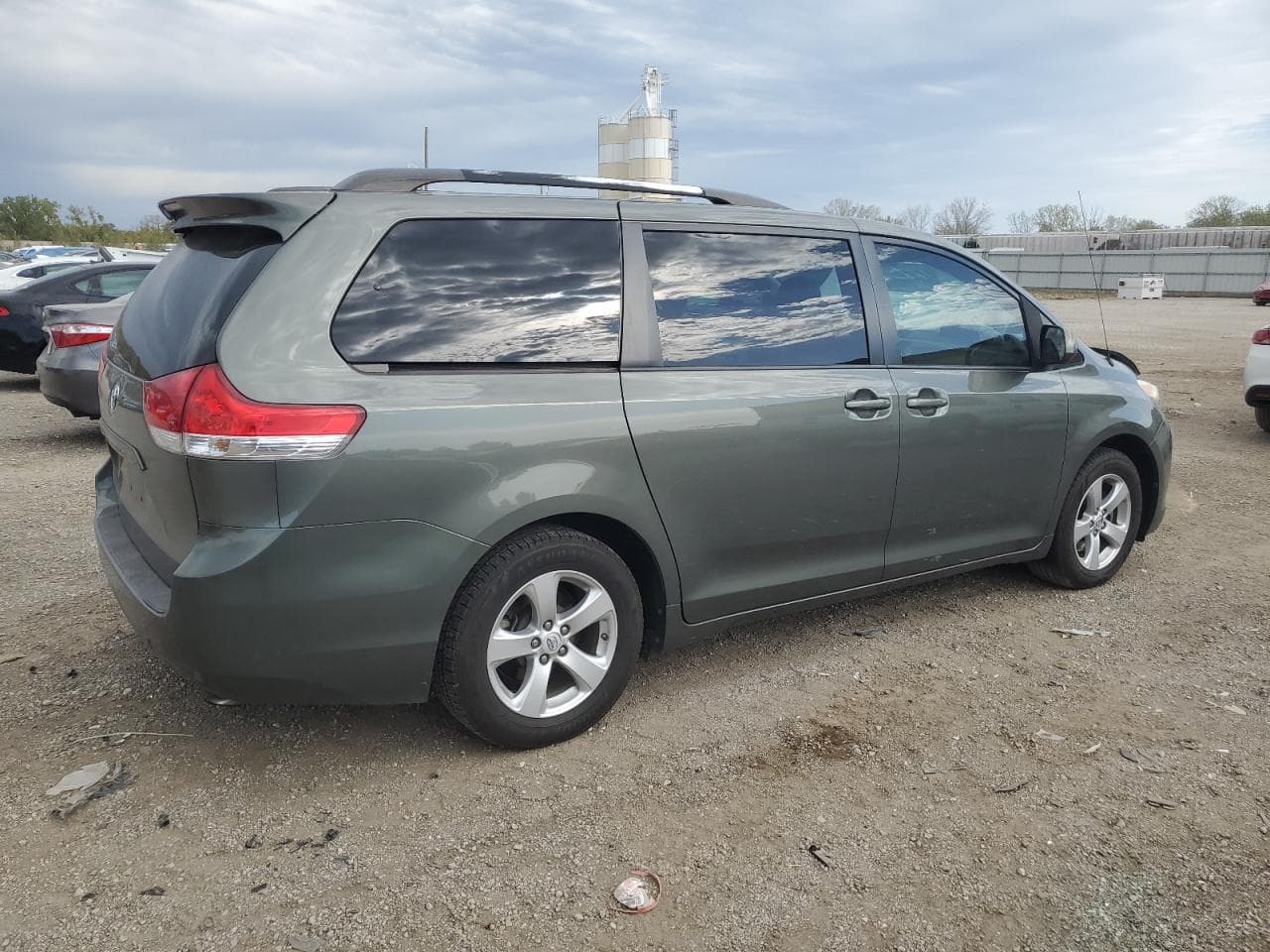 2013 Toyota Sienna Le - foto 3
