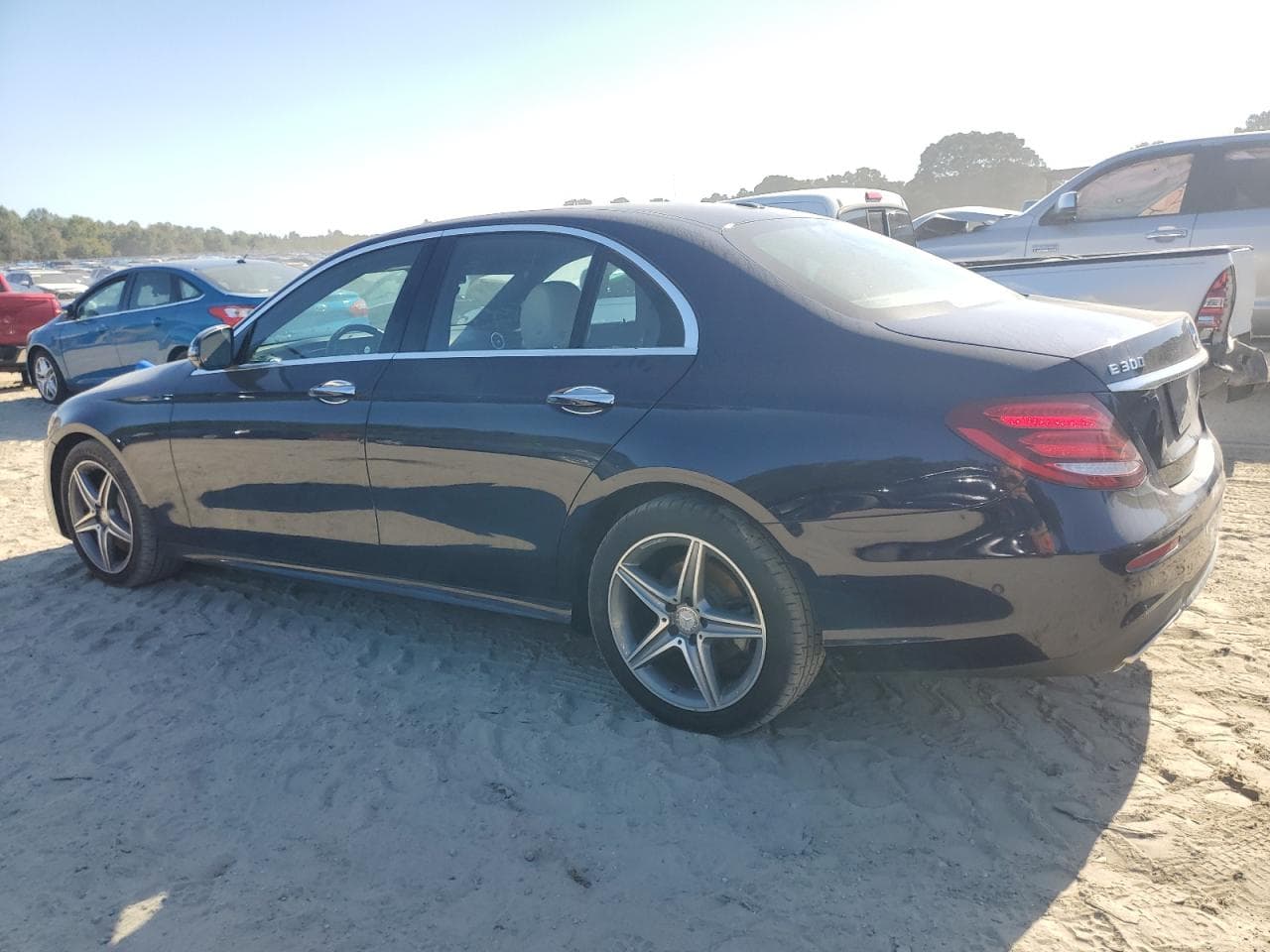 2017 Mercedes-Benz E 300 4Matic - foto 2