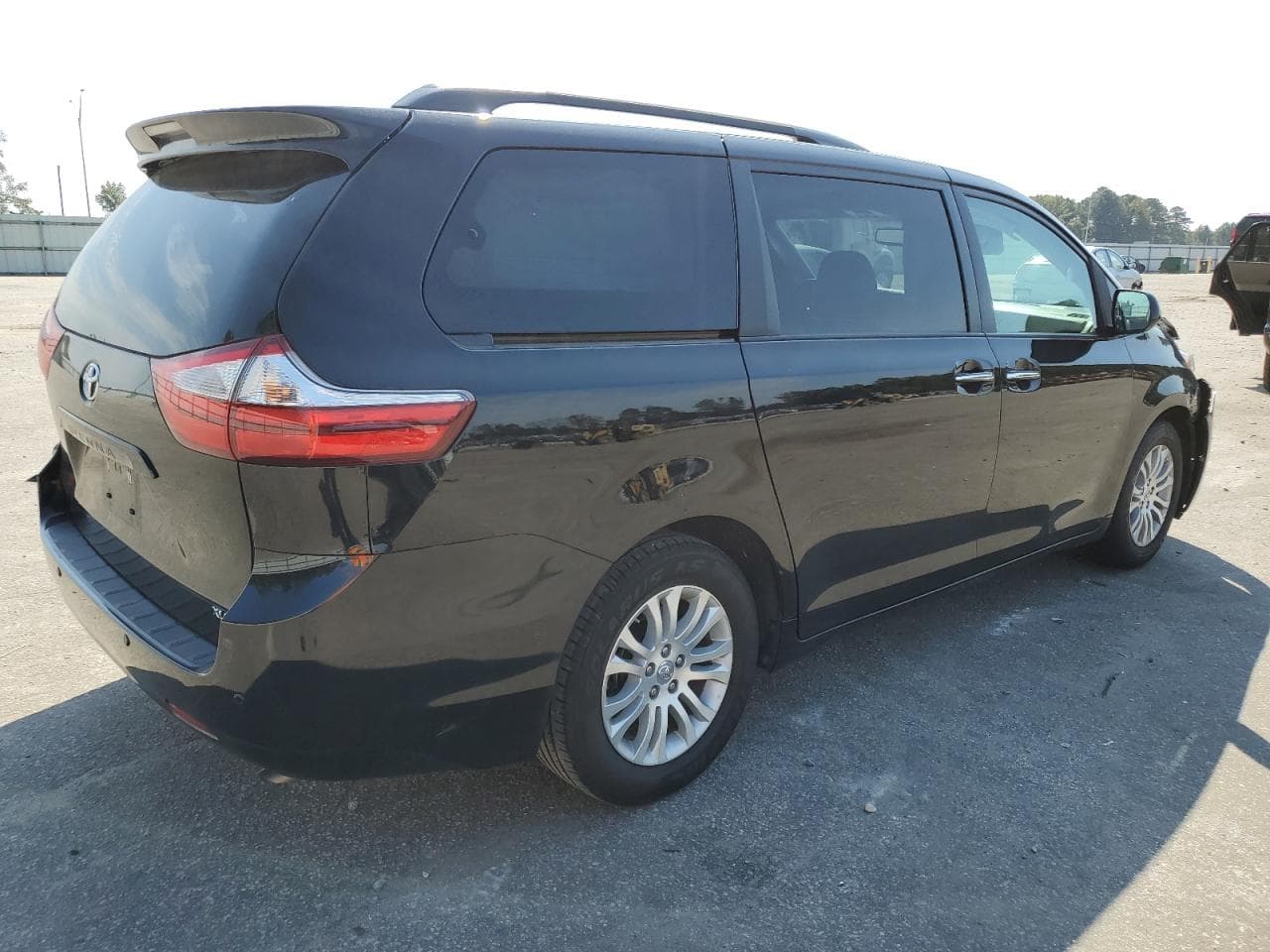 2017 Toyota Sienna Xle - foto 3