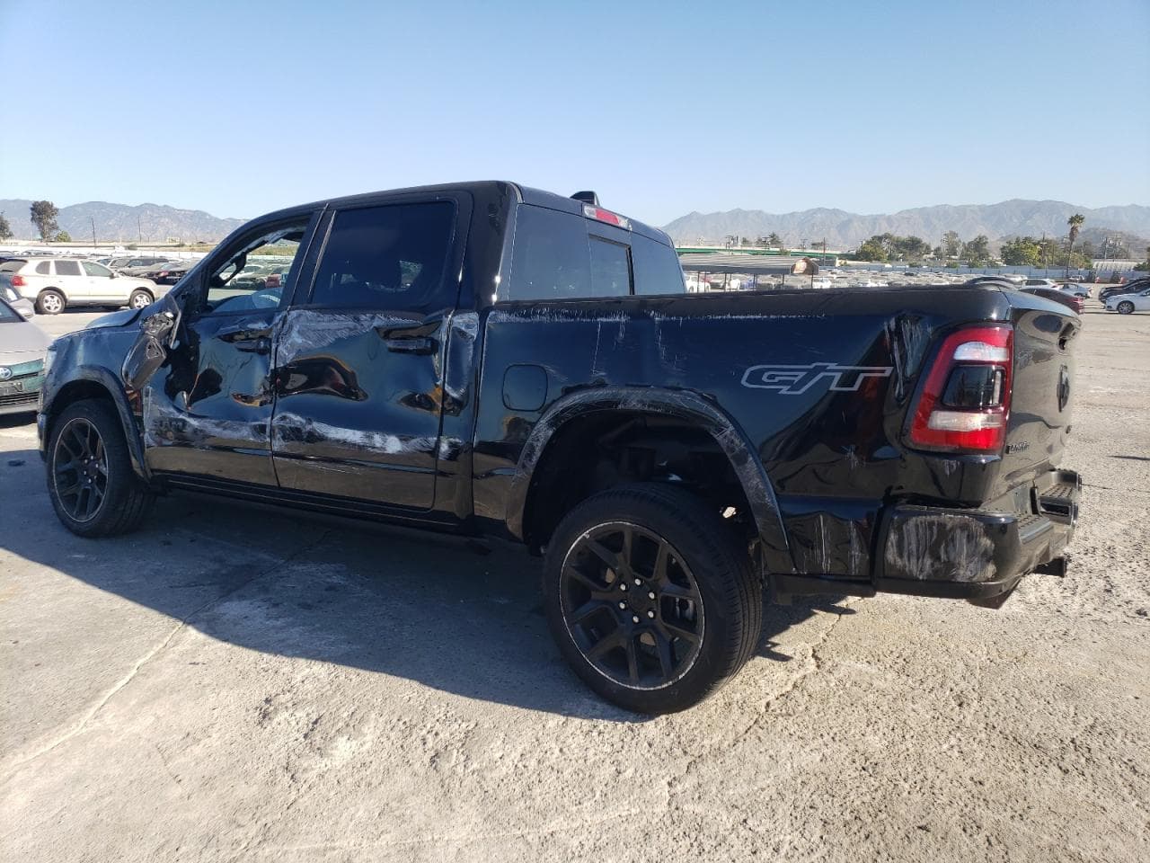 2022 Ram 1500 Laramie - foto 2
