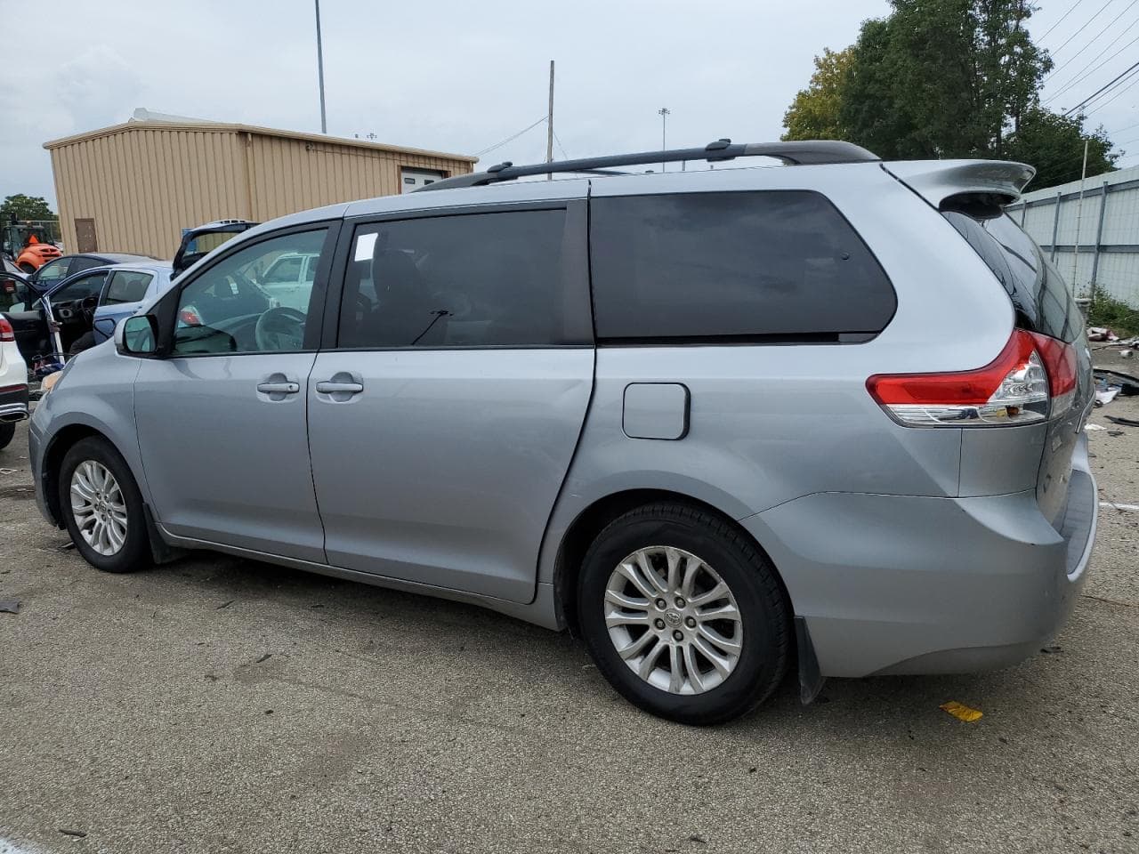 2013 Toyota Sienna Xle - foto 2