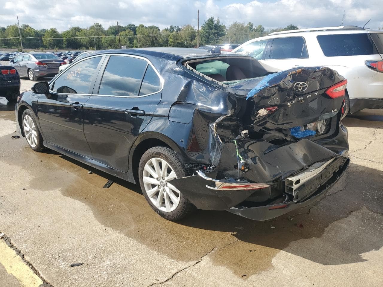 2020 Toyota Camry Le - foto 2