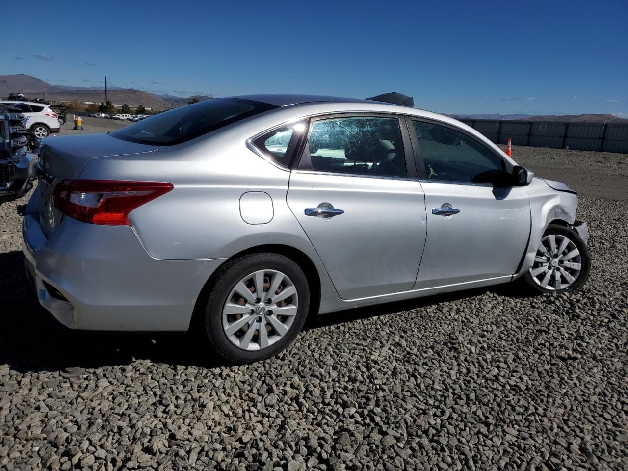 2018 Nissan Sentra S - foto 3