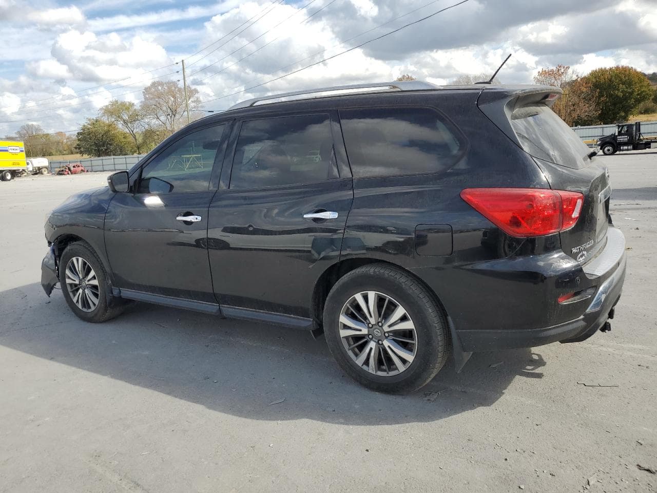 2018 Nissan Pathfinder S - foto 2