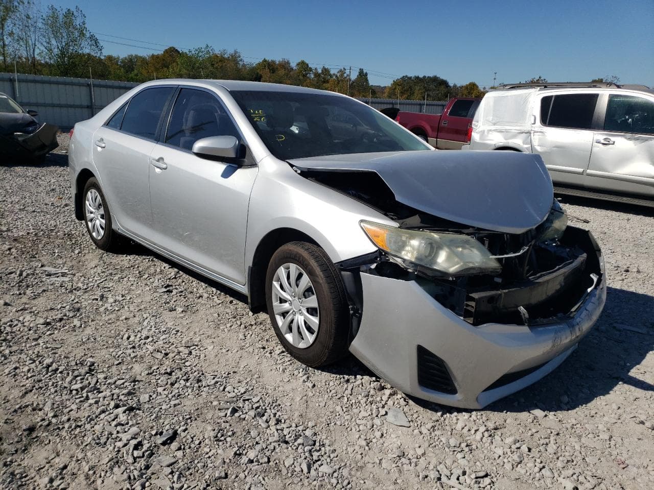 2014 Toyota Camry L - foto 2