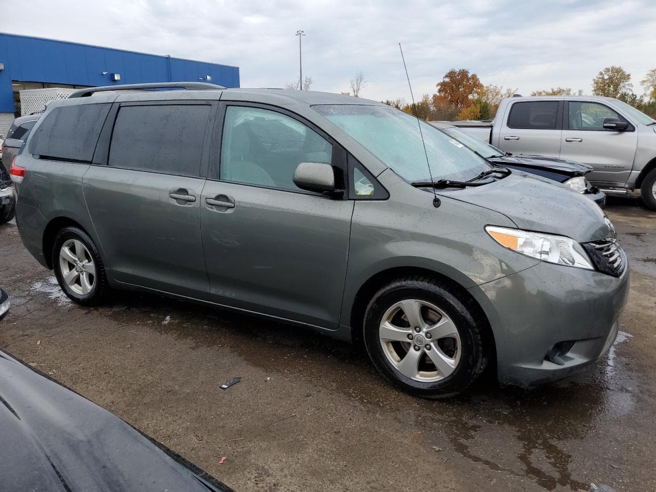 2013 Toyota Sienna Le - foto 4