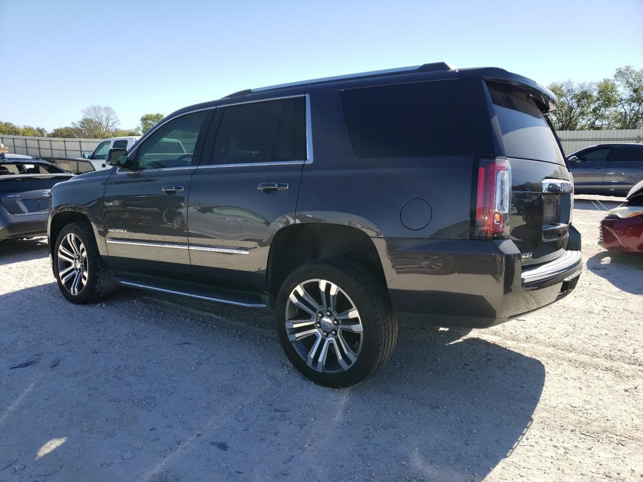 2018 GMC Yukon Denali - foto 2