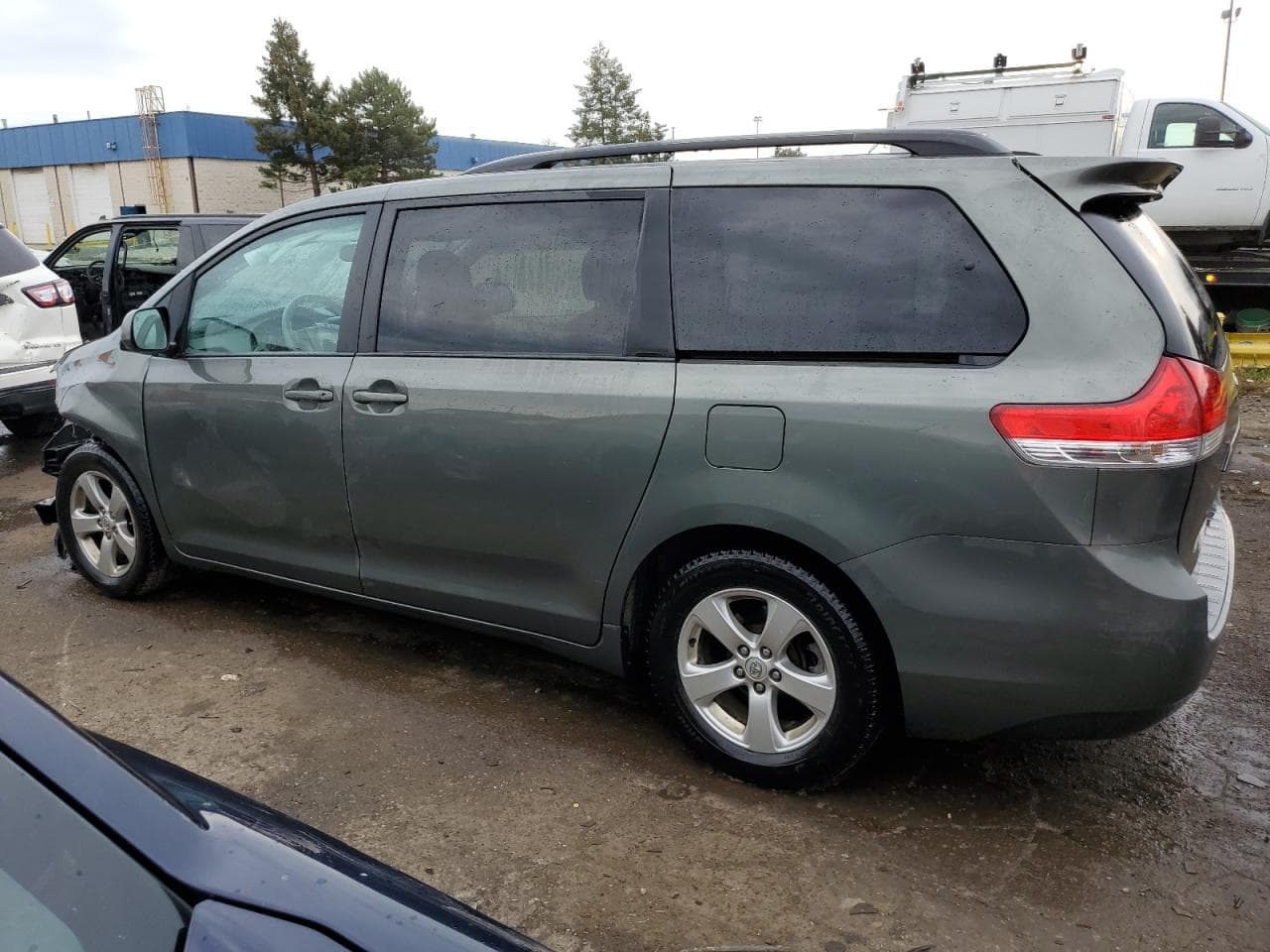2013 Toyota Sienna Le - foto 2