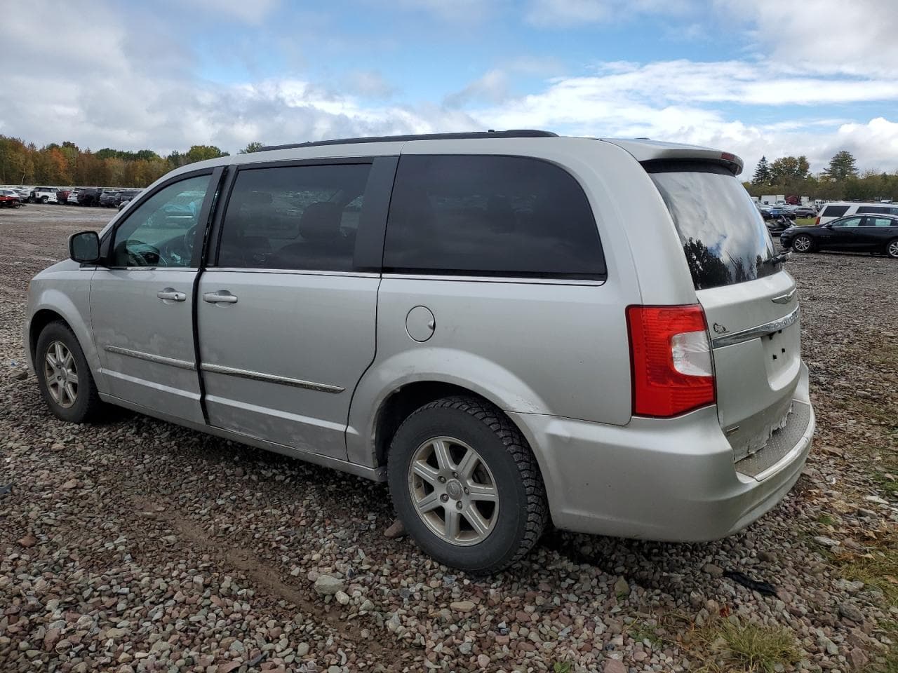 2012 Chrysler Town & Country Touring - foto 2