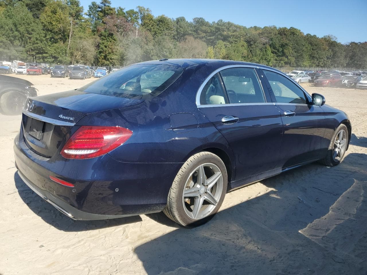 2017 Mercedes-Benz E 300 4Matic - foto 3