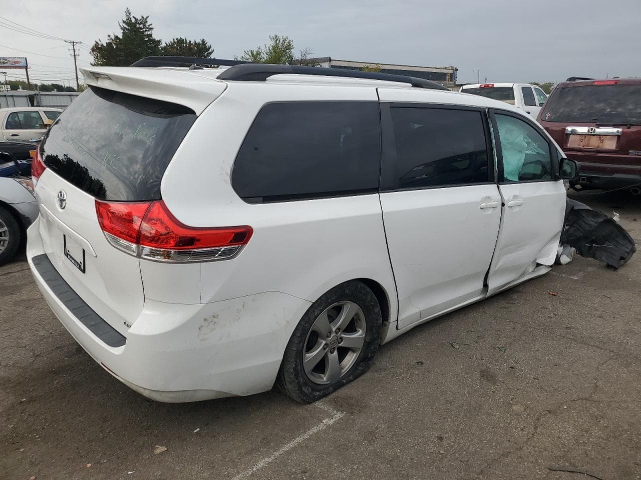 2013 Toyota Sienna Le - foto 3