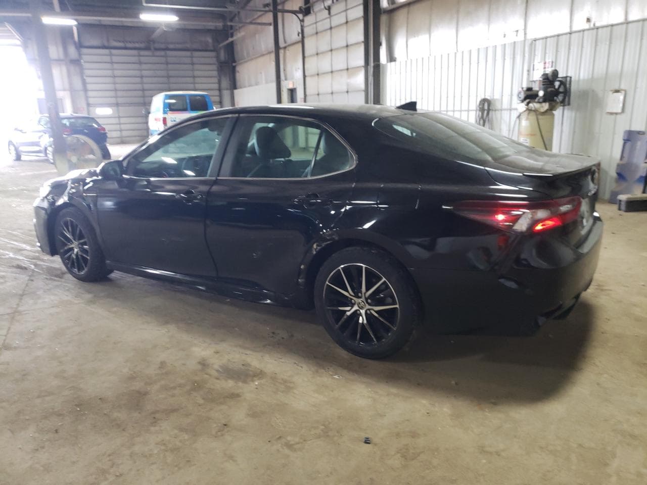 2021 Toyota Camry Se - foto 2