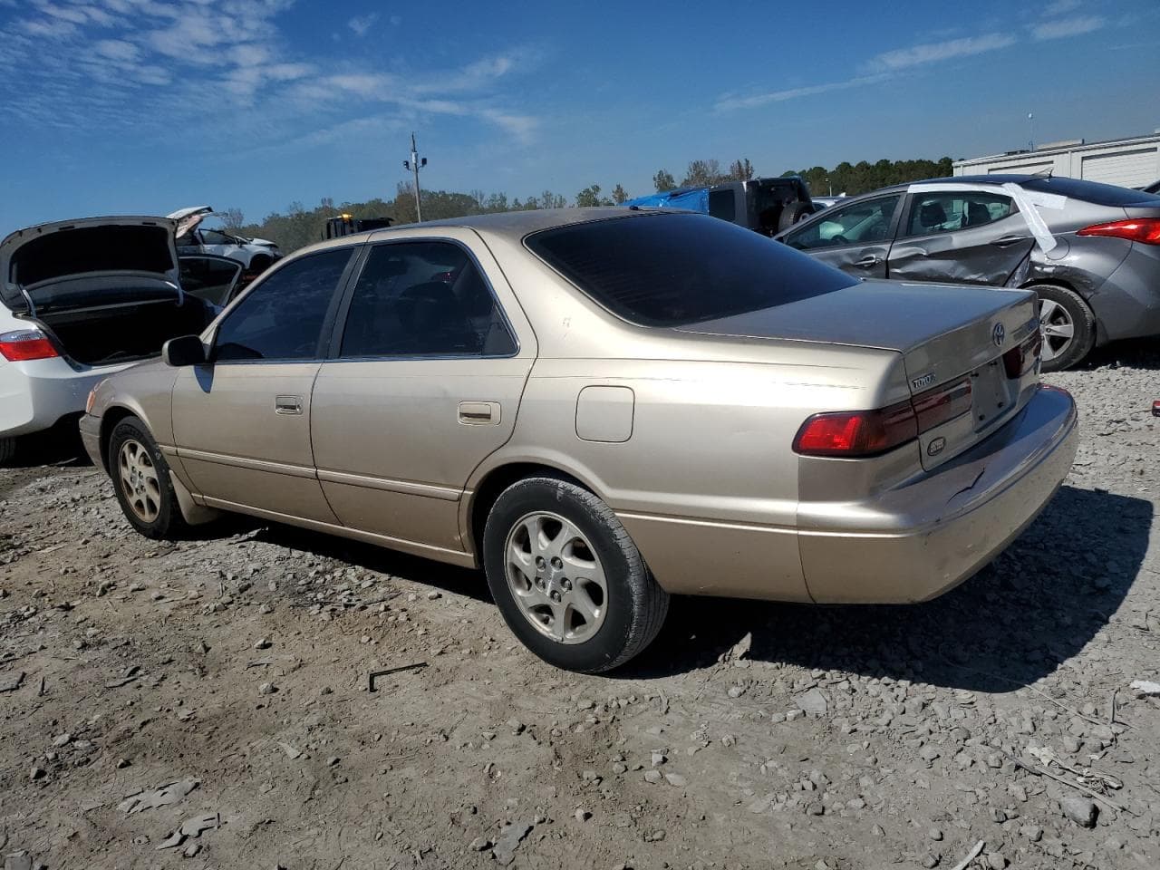 1999 Toyota Camry Le - foto 2