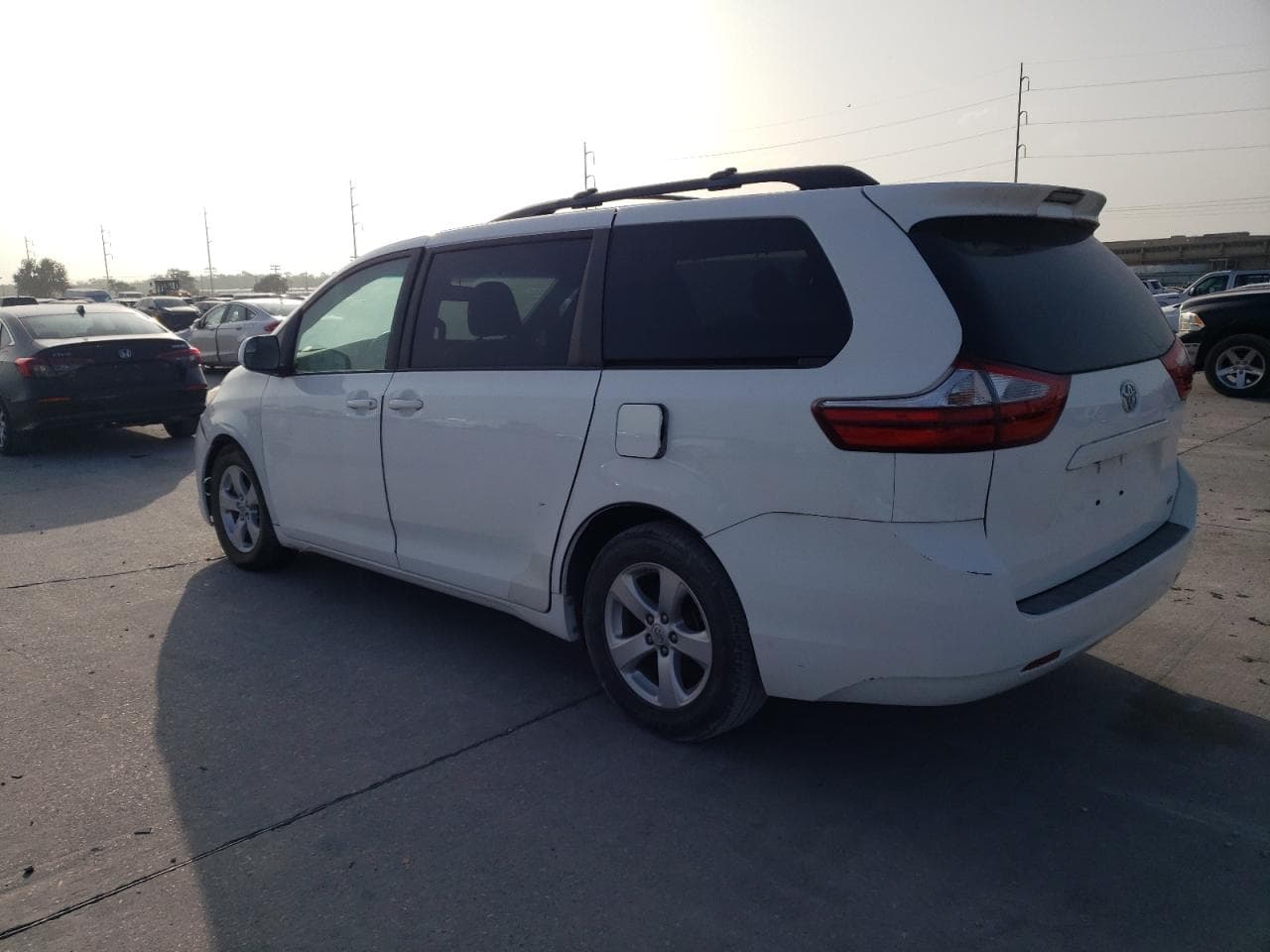 2015 Toyota Sienna Le - foto 2
