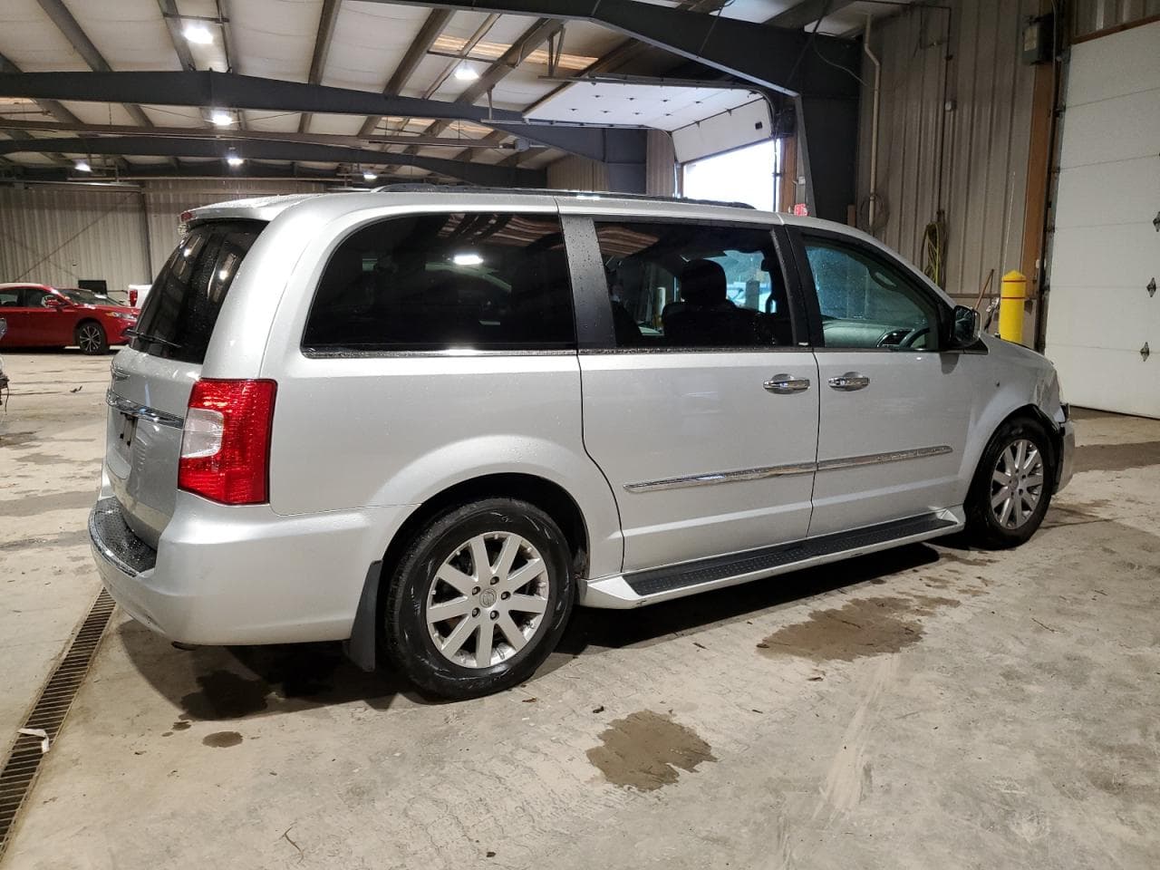 2011 Chrysler Town & Country Touring-L - foto 3