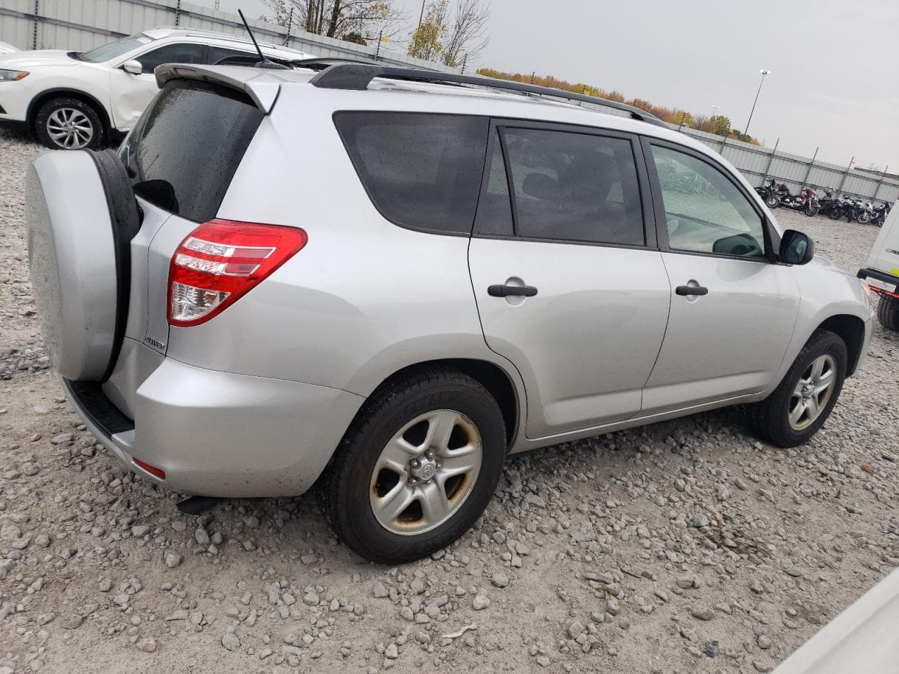 2011 Toyota Rav4 - foto 2