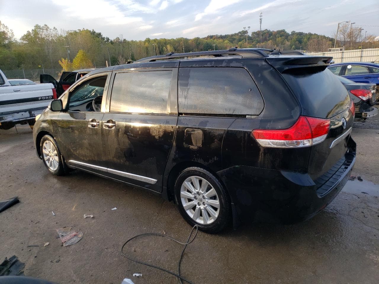 2013 Toyota Sienna Xle - foto 2