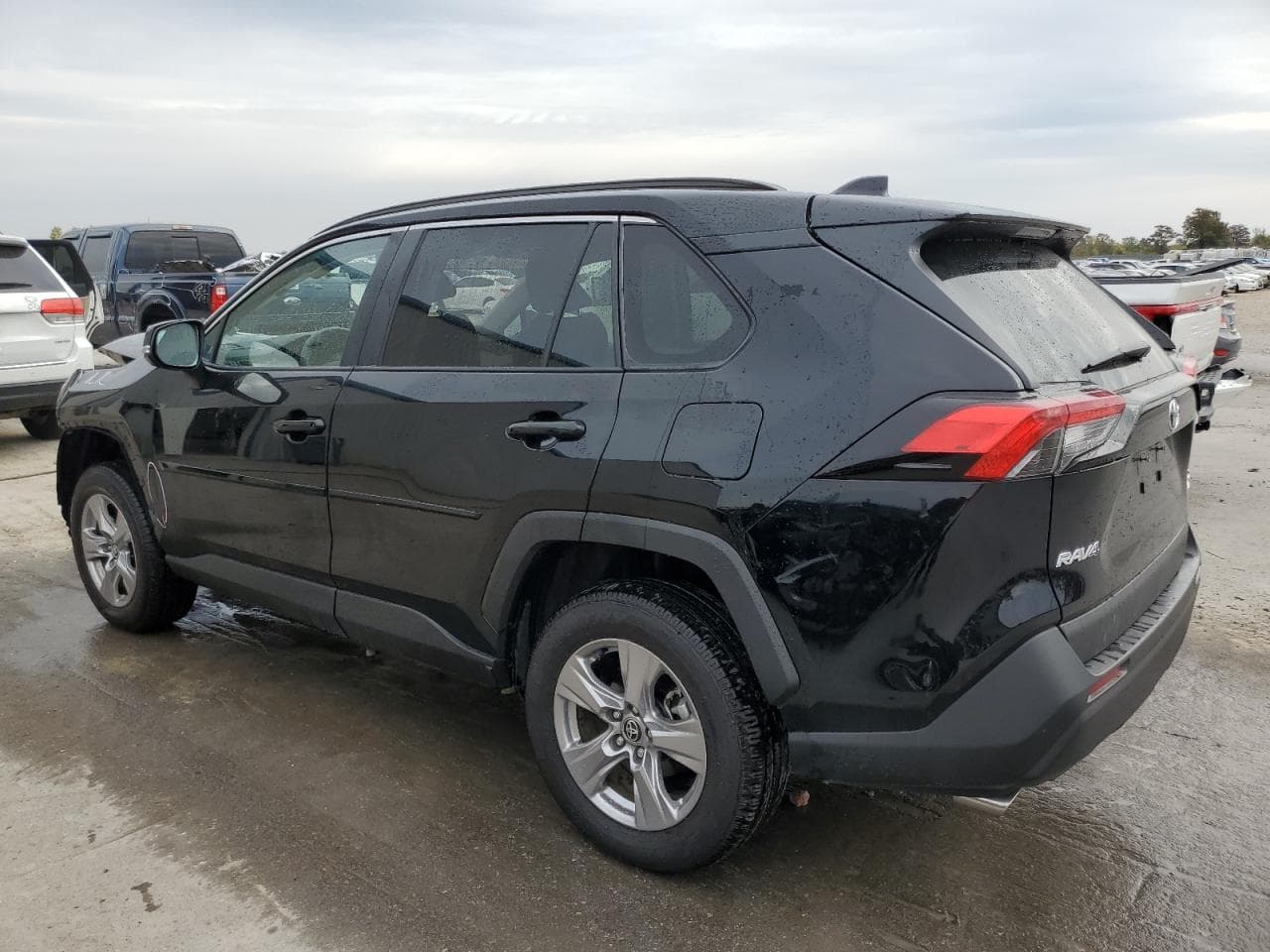 2023 Toyota Rav4 Xle - foto 2