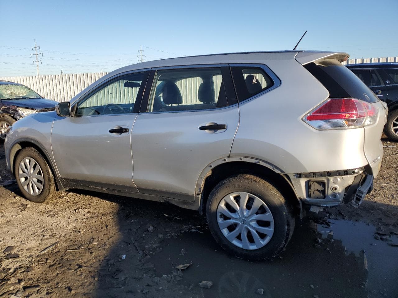 2016 Nissan Rogue S - foto 2