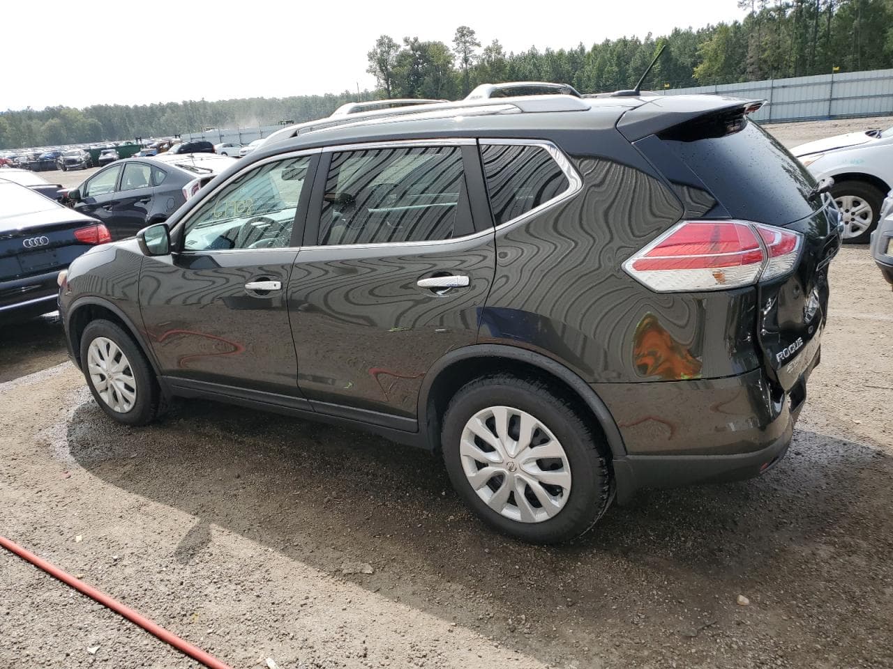 2016 Nissan Rogue S - foto 2